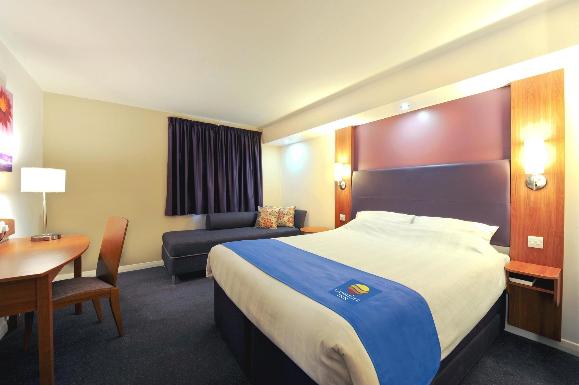 Comfort Inn Manchester North Middleton  Bagian luar foto