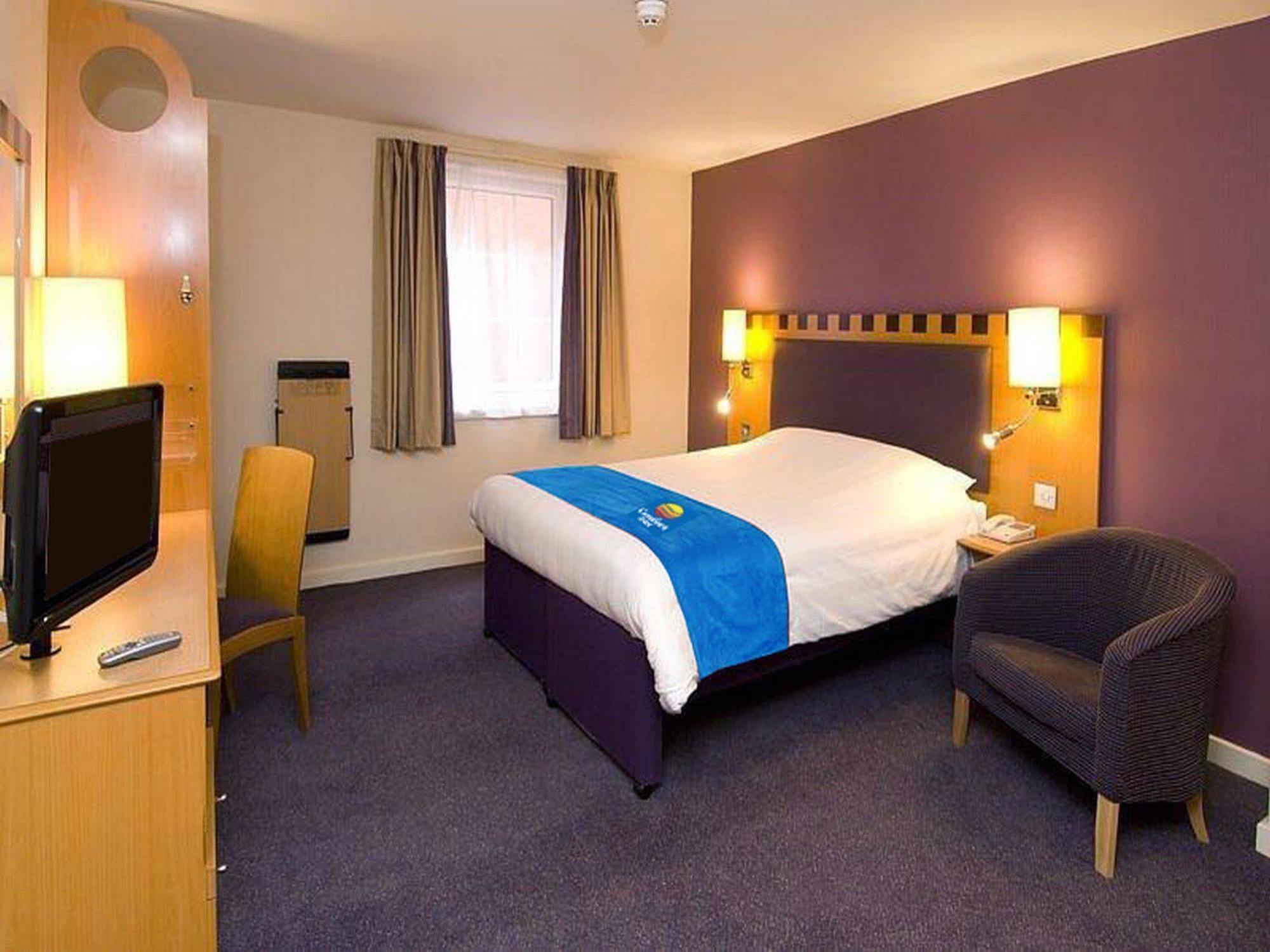 Comfort Inn Manchester North Middleton  Bagian luar foto