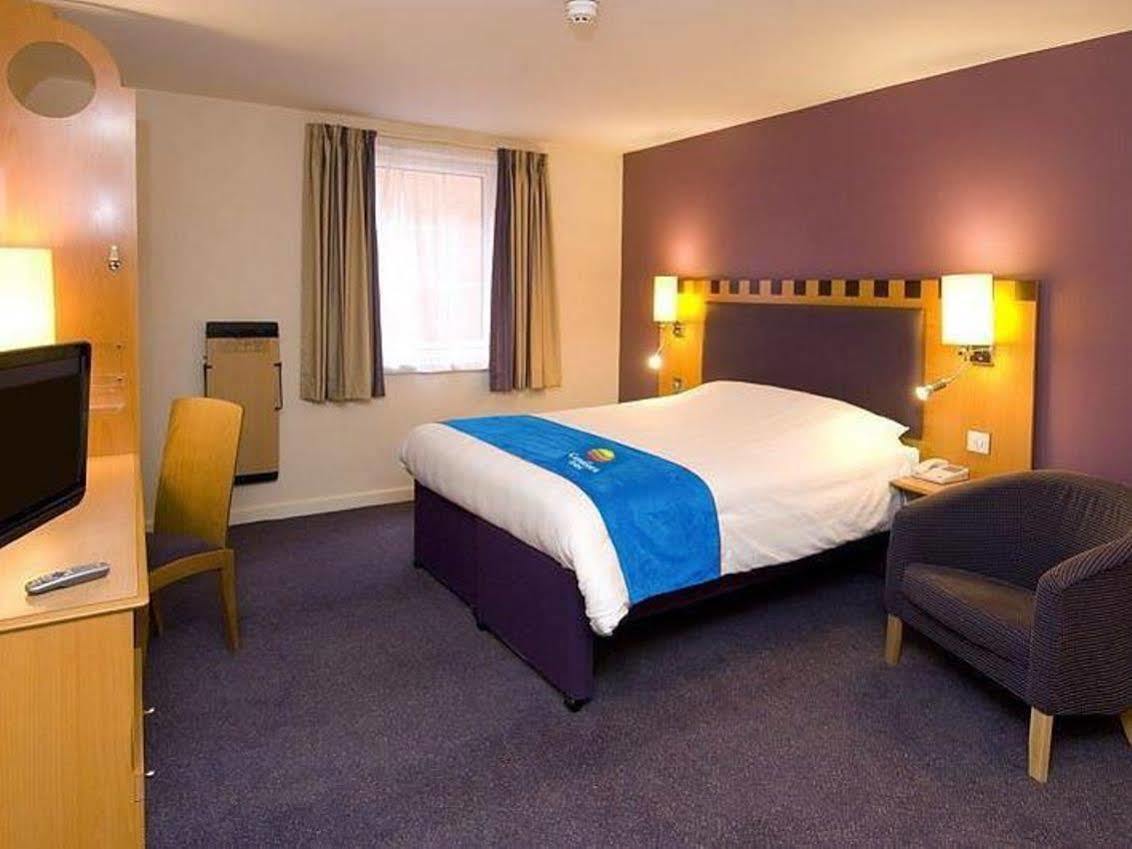 Comfort Inn Manchester North Middleton  Bagian luar foto