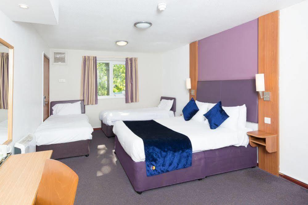 Comfort Inn Manchester North Middleton  Bagian luar foto