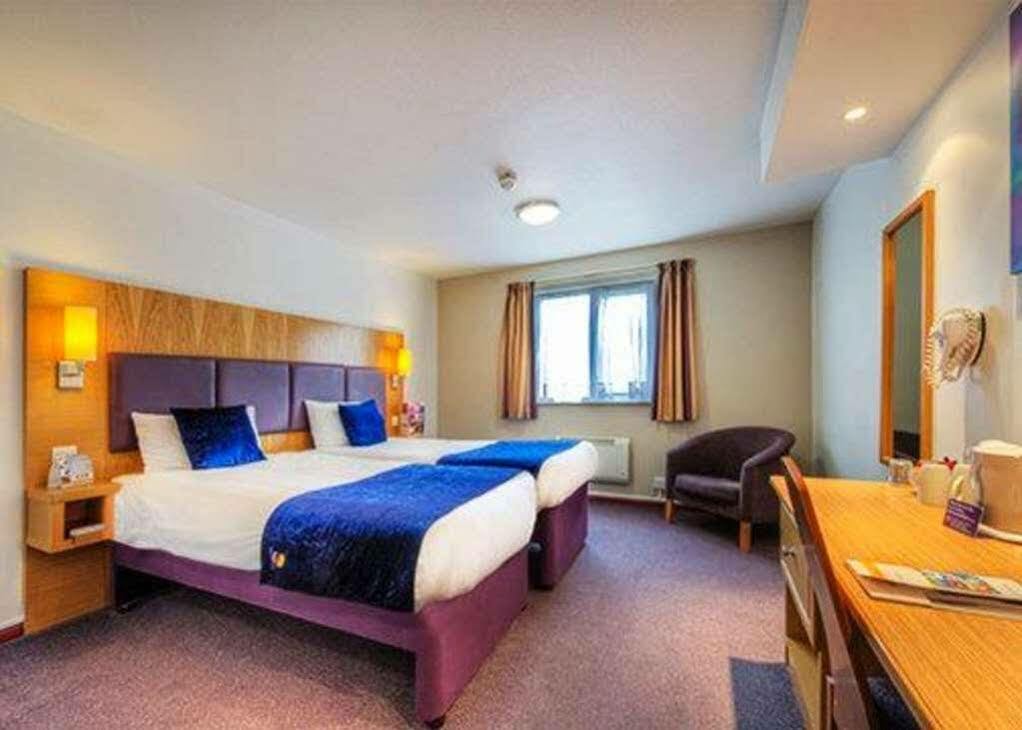 Comfort Inn Manchester North Middleton  Bagian luar foto