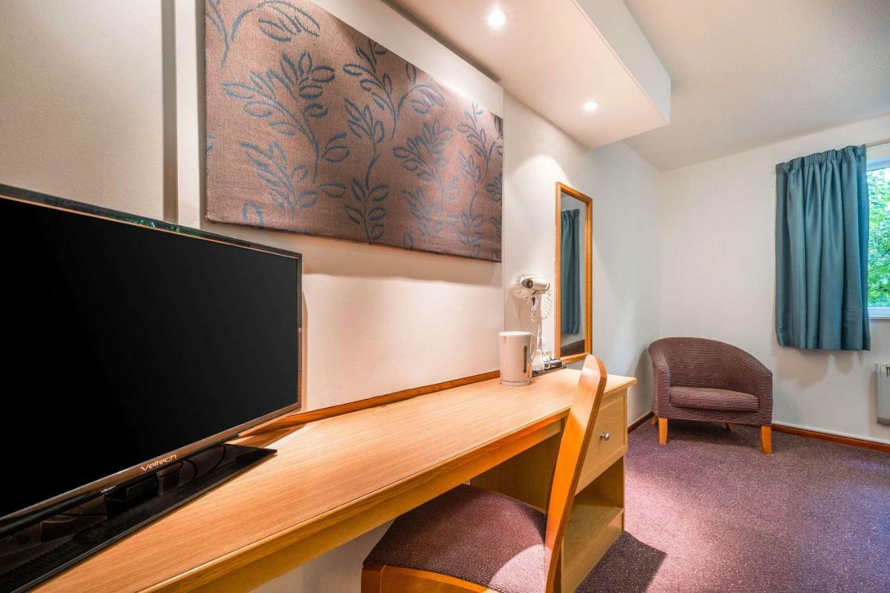 Comfort Inn Manchester North Middleton  Bagian luar foto