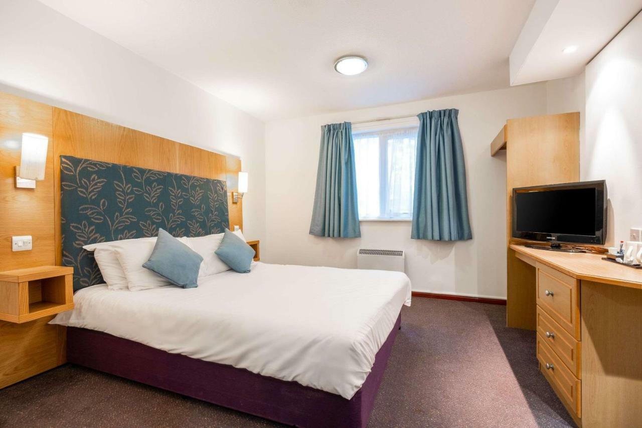 Comfort Inn Manchester North Middleton  Bagian luar foto