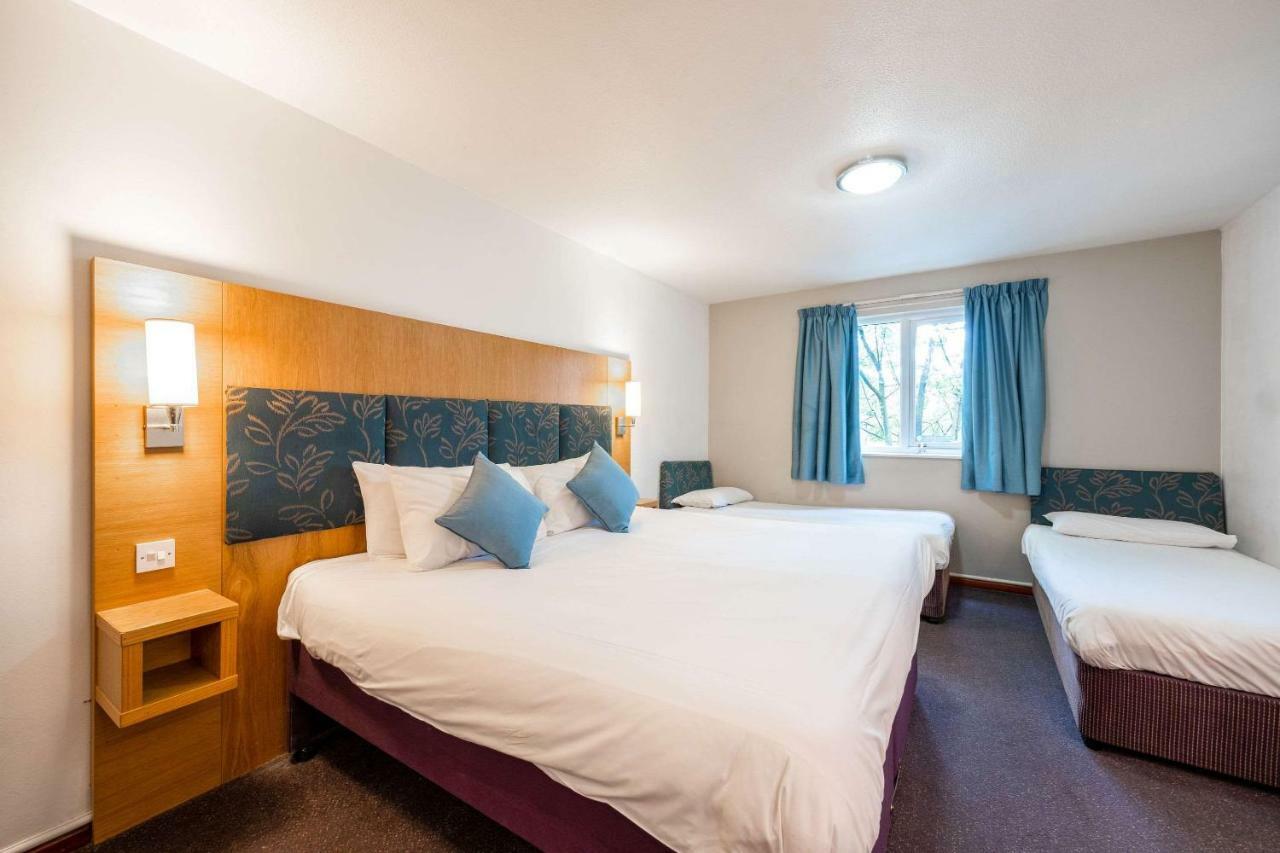 Comfort Inn Manchester North Middleton  Bagian luar foto