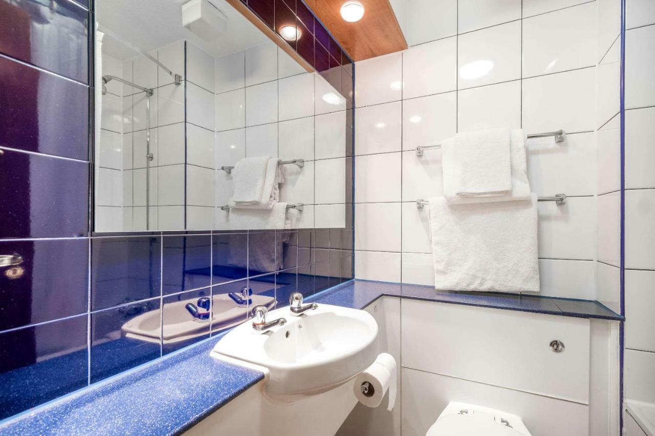 Comfort Inn Manchester North Middleton  Bagian luar foto